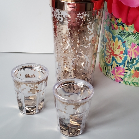 Party Girl 6 Piece Set w/Headphones - Picture 6 of 11